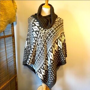 BOHO-Brown & Cream Made in Italy” Tribal Turtleneck Poncho Sweater-Size Medium